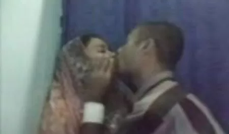 دانش آموز مدرسه انتظار نداشت که معلم این کار را با خودش انجام دهد. سایت های سکس فارسی