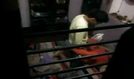 پورن روی نیمکت در دانلود فیلم سکسی با زیرنویس جوراب شلواری پاره شده