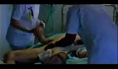 بلوند جوان با عینک فیلم سکسی زبان فارسی ناپدری می خورد