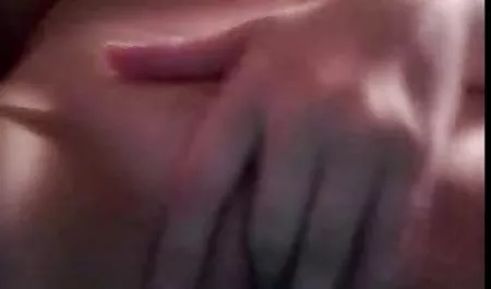 جوان سینه بزرگ طبیعی دانلود کلیپ سکس فارسی را نشان می دهد