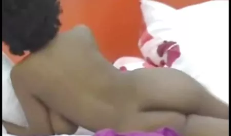 لزبین های ناز از رابطه جنسی روی تختخواب دانلود فیلم سکسی زیرنویس فارسی لذت می برند