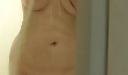 او عاشق سکس دوبله شده دیک مکیدن است