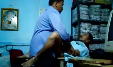 مربی زن سیاه را در سایت فیلم سکسی فارسی تست رانندگی لعنتی
